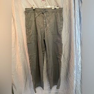NWT American Eagle Cargos Super High Rise 10L